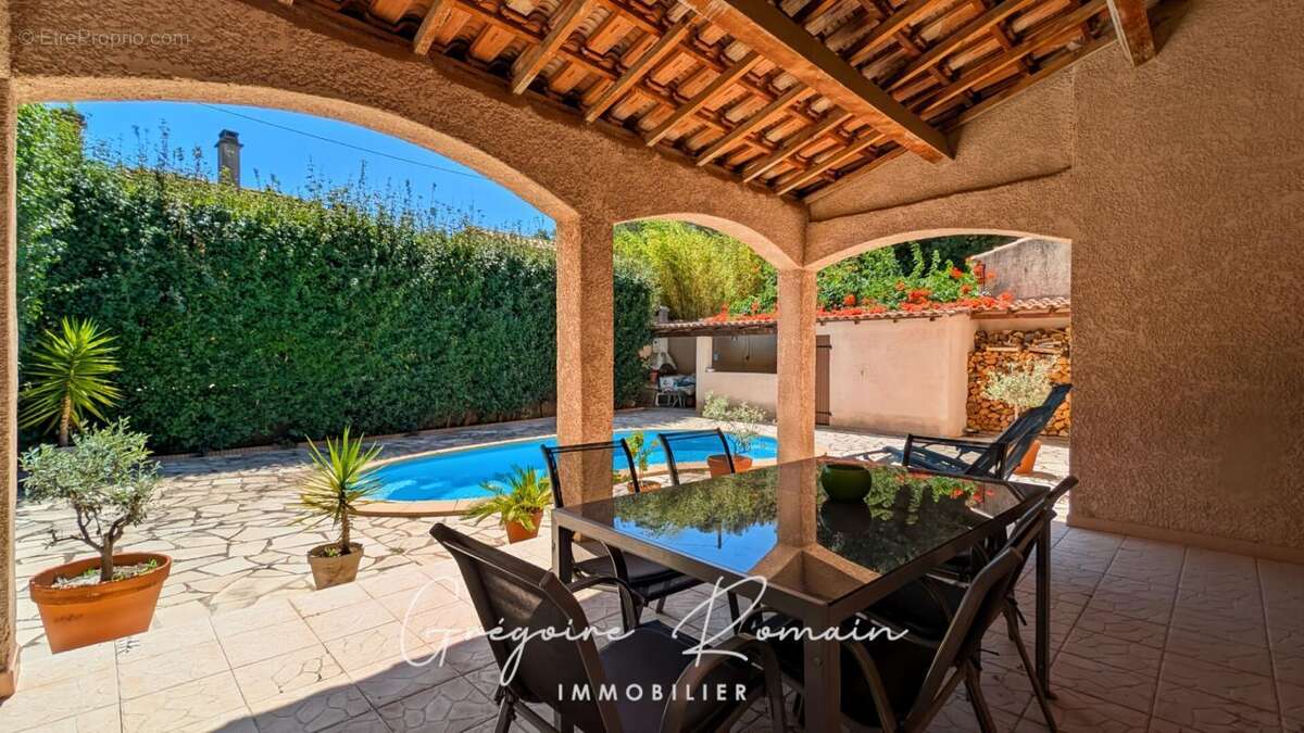 Maison à SAINT-CHAMAS