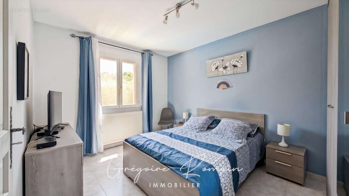 Maison à SAINT-CHAMAS