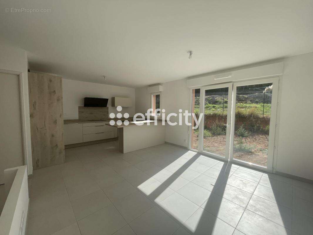 Appartement à PORT-DE-BOUC