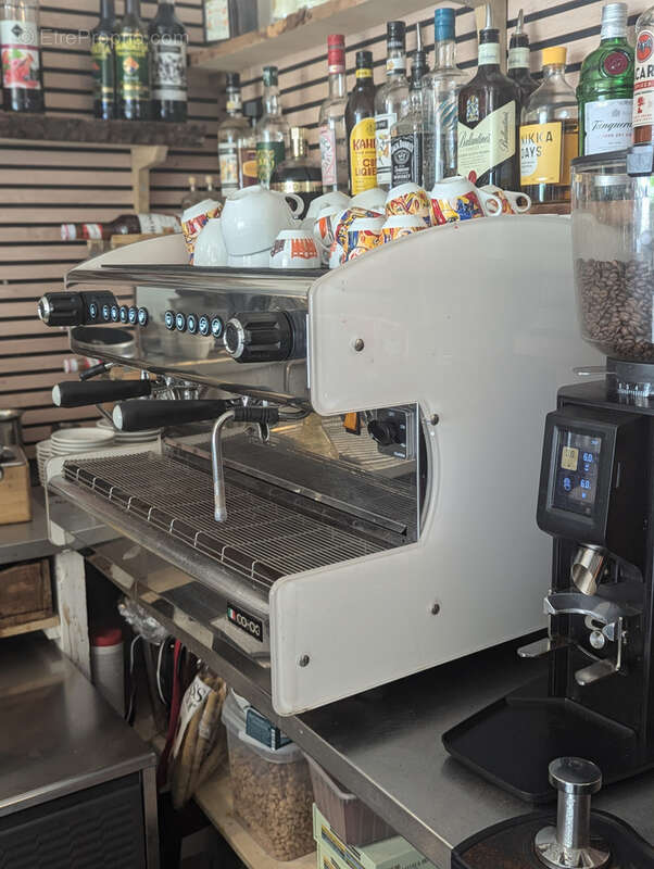 Commerce à CASTELLAR