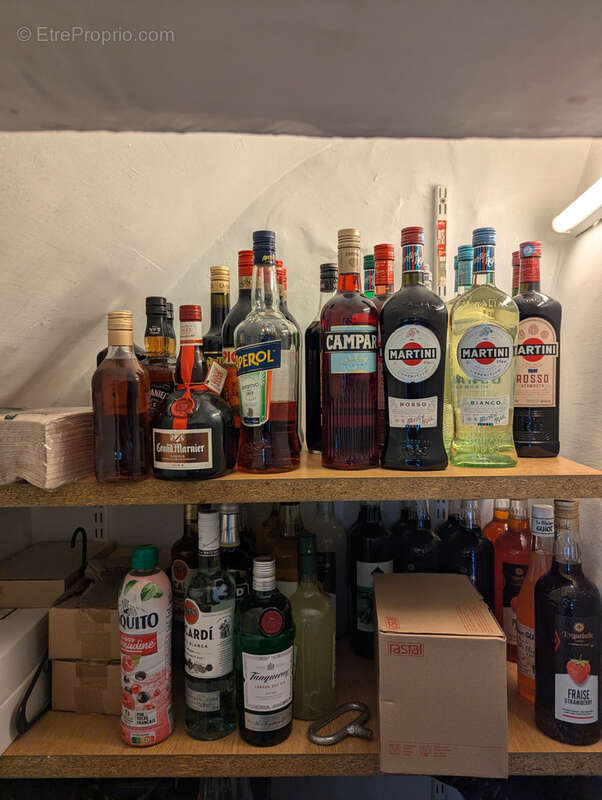 Commerce à CASTELLAR