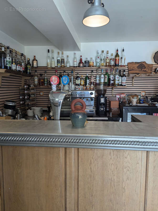 Commerce à CASTELLAR