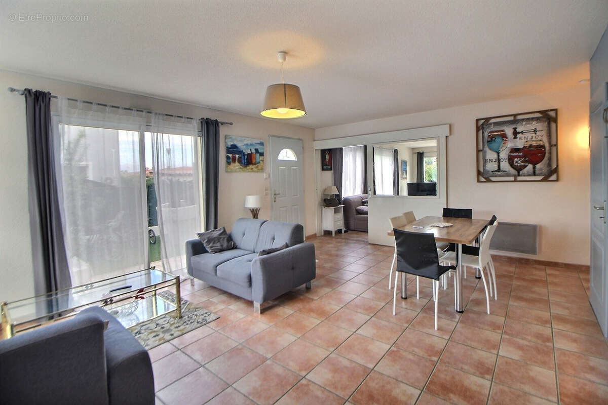 Maison à SAINT-CYPRIEN