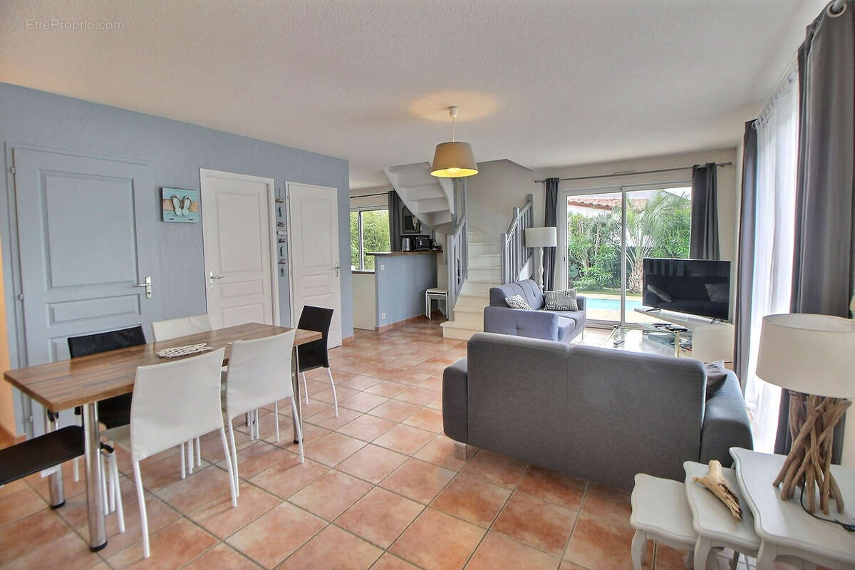 Maison à SAINT-CYPRIEN