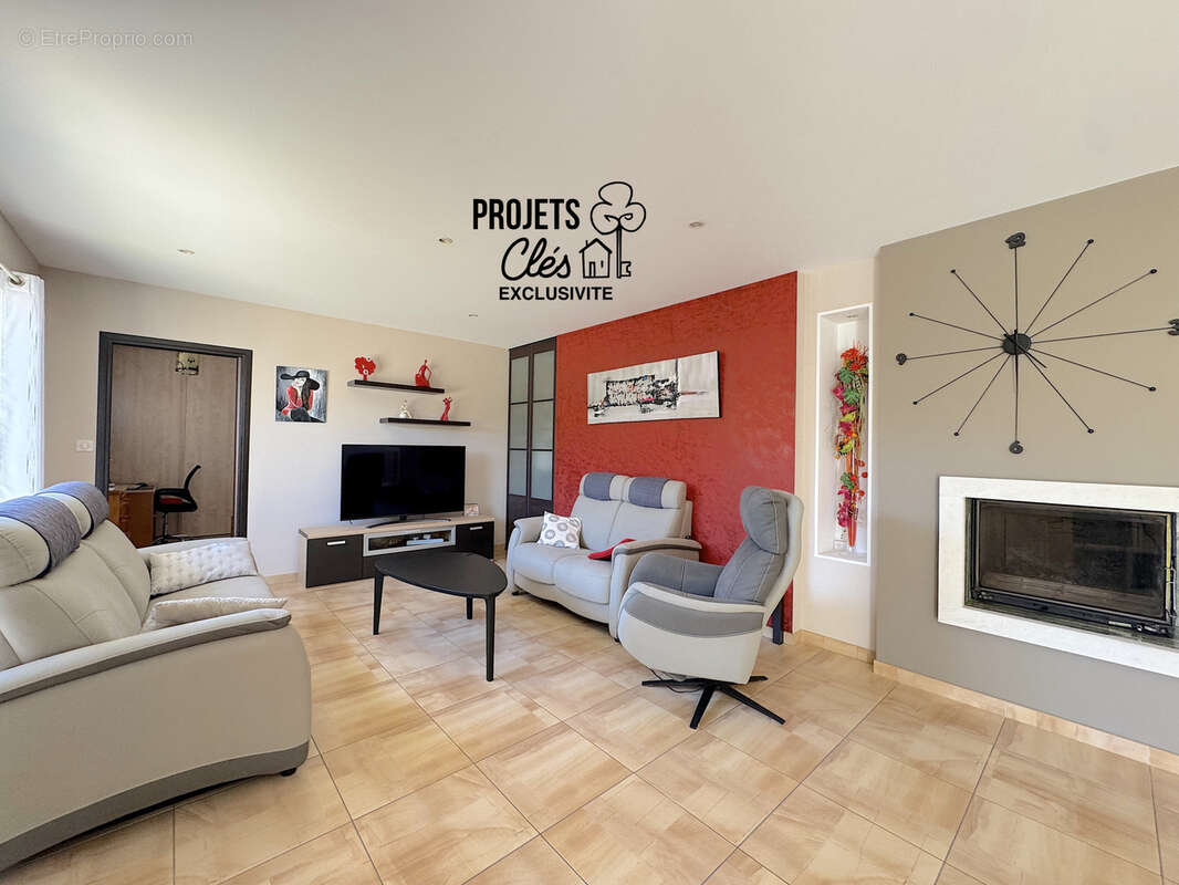 Maison à BEAULIEU-SOUS-LA-ROCHE