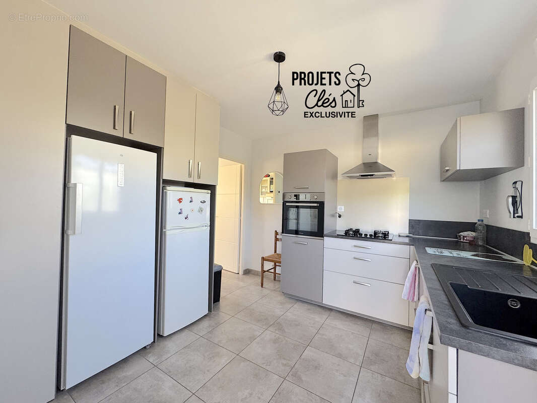 Maison à BEAULIEU-SOUS-LA-ROCHE