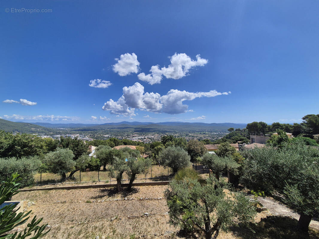Maison à SOLLIES-VILLE
