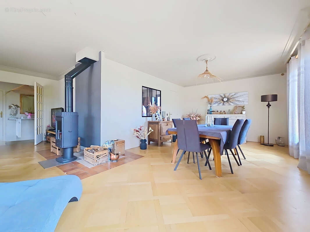 Maison à SAINT-ETIENNE-DES-OULLIERES