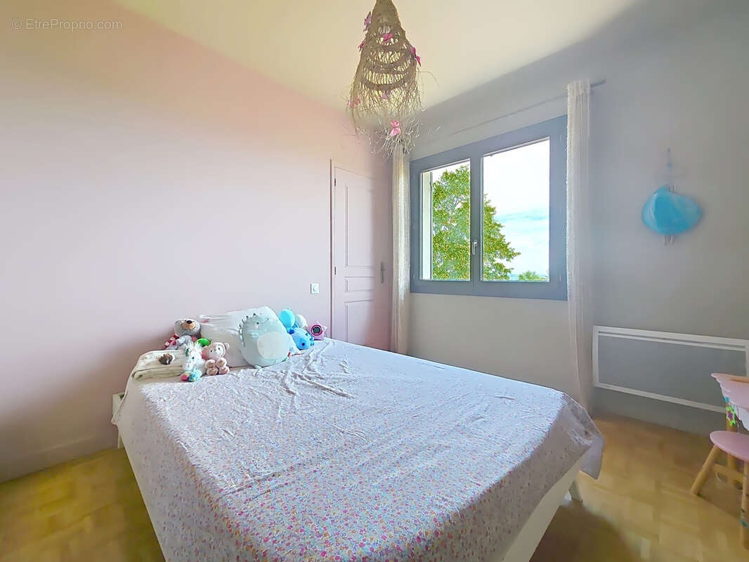 Maison à SAINT-ETIENNE-DES-OULLIERES