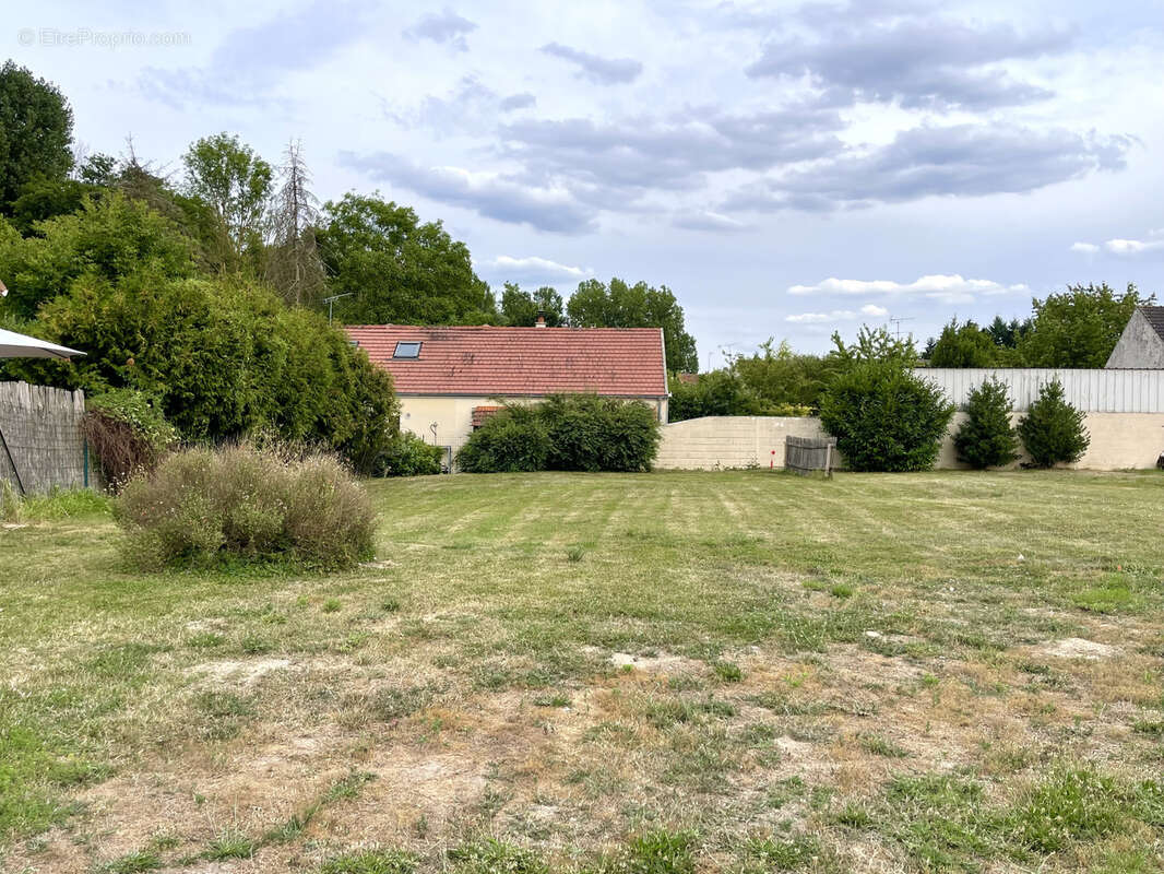 Terrain à CONGIS-SUR-THEROUANNE
