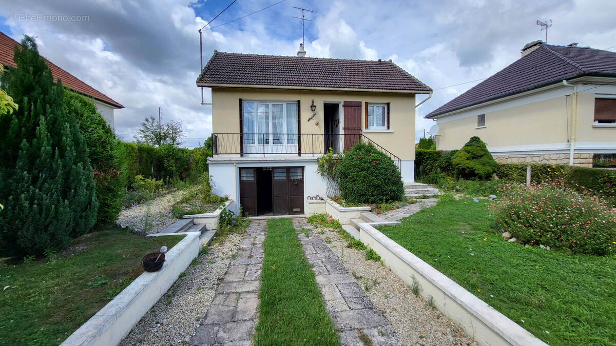 Maison à MOUSSEAUX-LES-BRAY