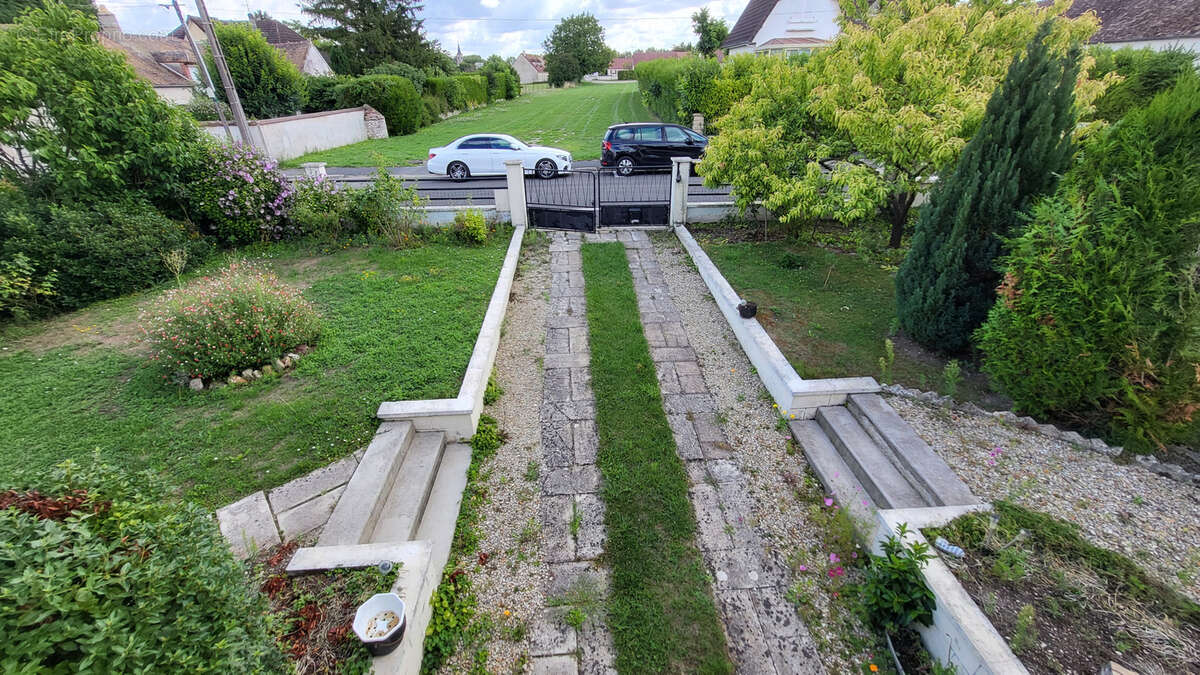 Maison à MOUSSEAUX-LES-BRAY