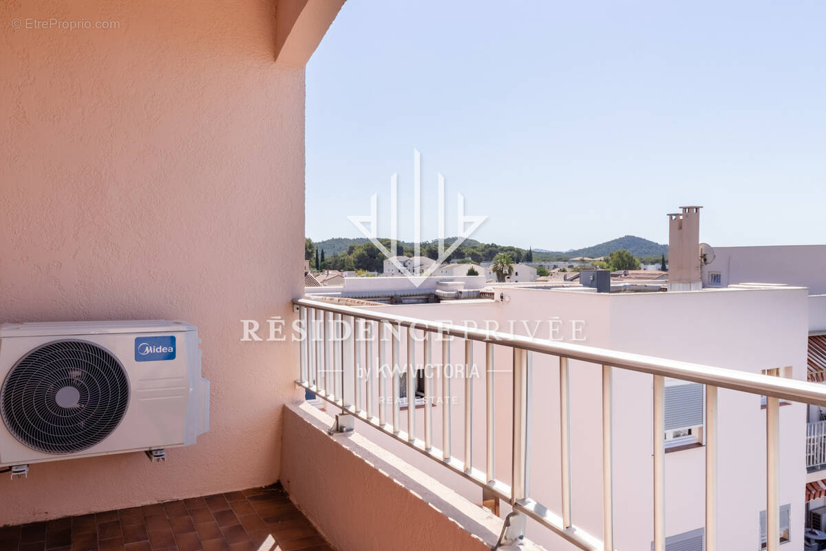 Appartement à LA LONDE-LES-MAURES