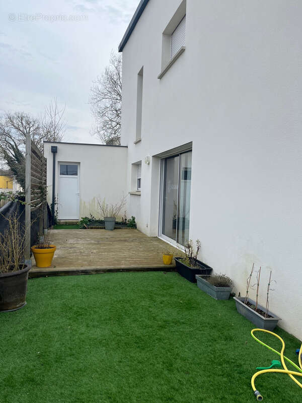 Maison à MONTREUIL-JUIGNE