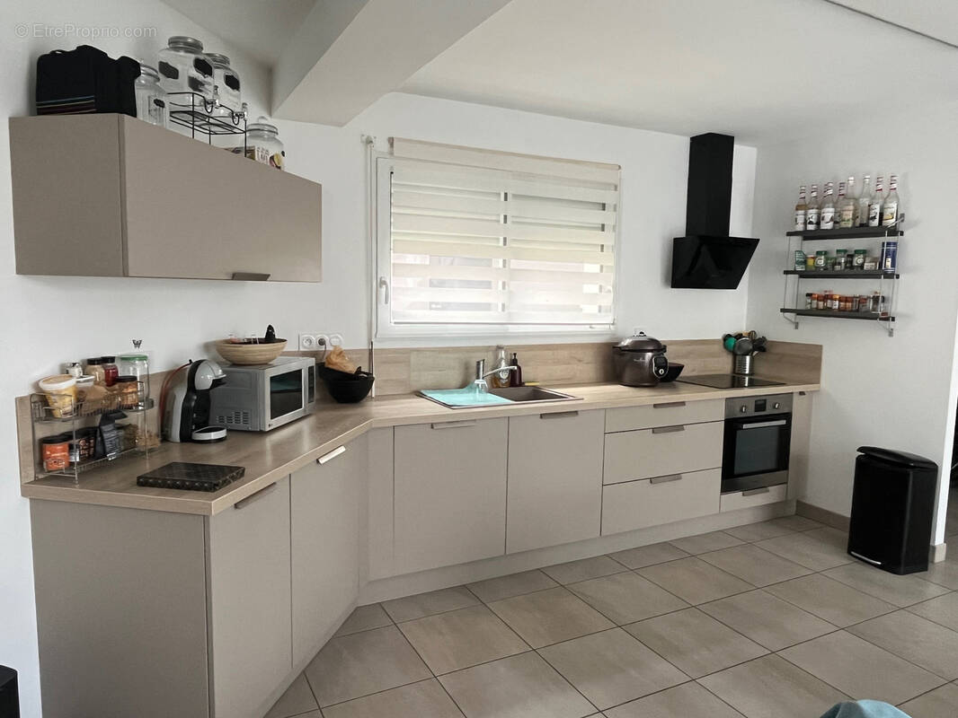 Maison à MONTREUIL-JUIGNE