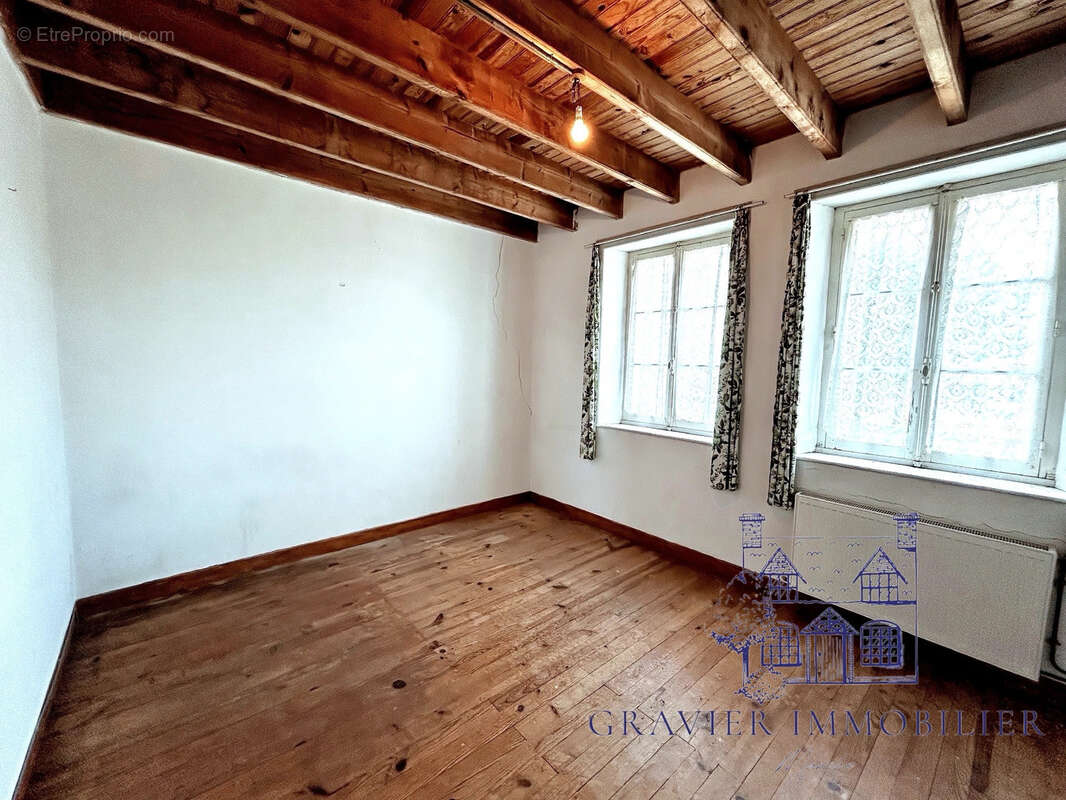 Maison à SAINT-GERMAIN-SUR-AY