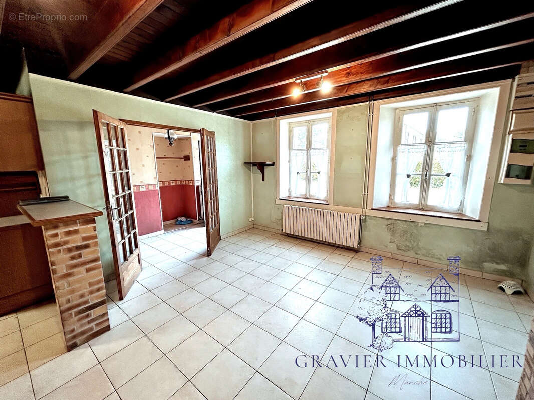 Maison à SAINT-GERMAIN-SUR-AY