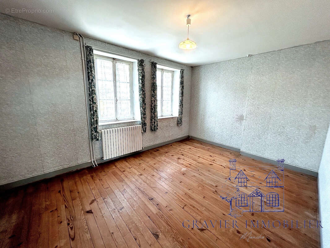 Maison à SAINT-GERMAIN-SUR-AY