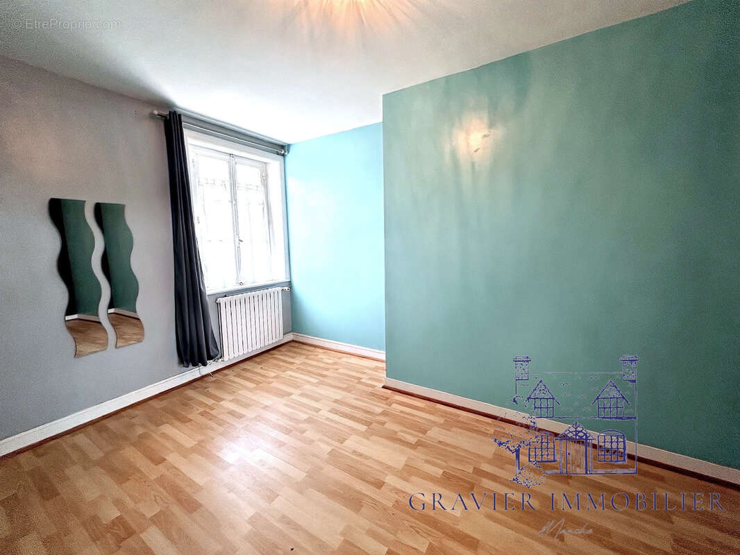 Maison à SAINT-GERMAIN-SUR-AY