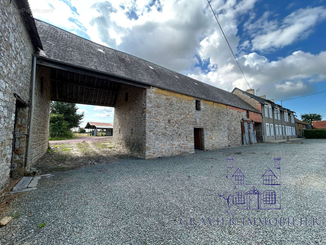 Maison à SAINT-GERMAIN-SUR-AY