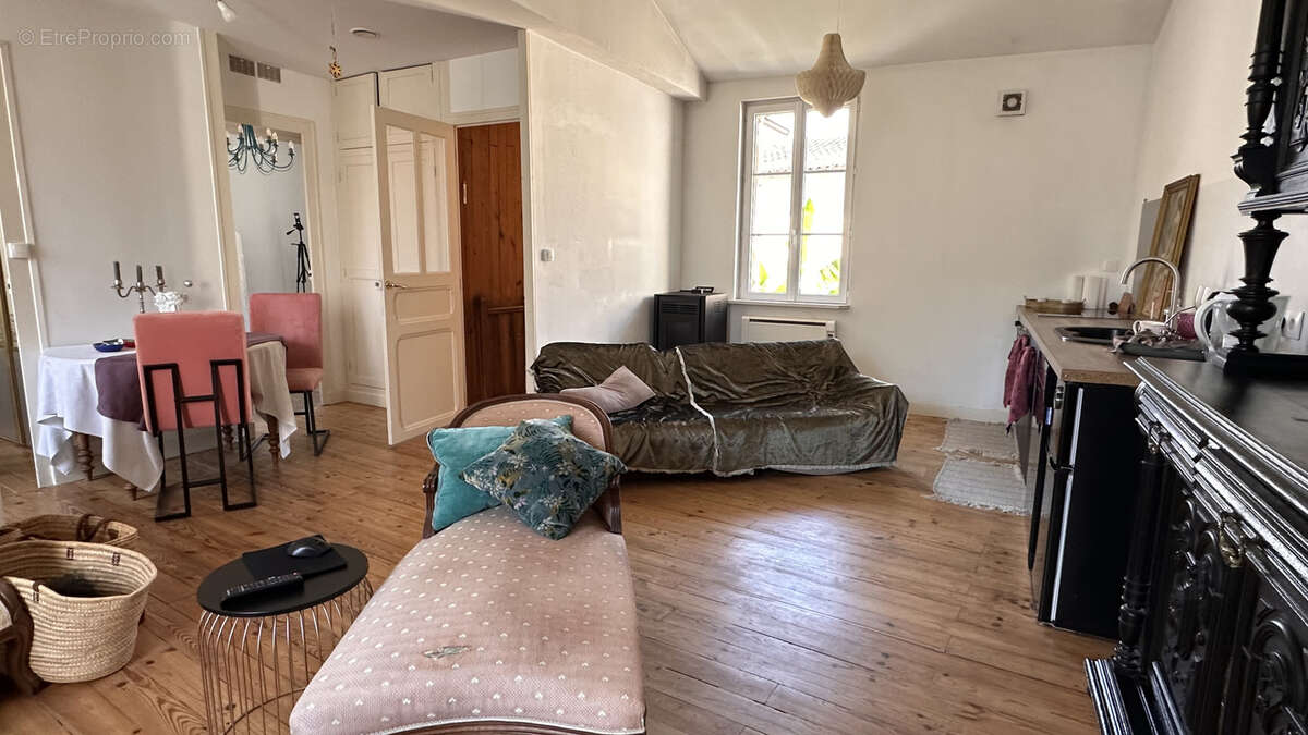 Maison à SAINT-JEAN-D'ANGELY