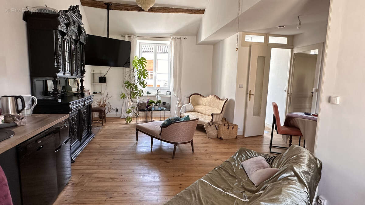 Maison à SAINT-JEAN-D'ANGELY