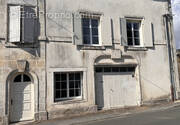 Maison à SAINT-JEAN-D'ANGELY
