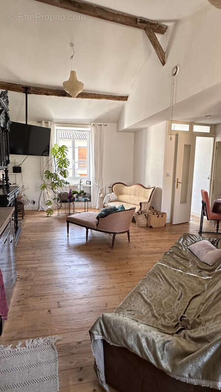 Maison à SAINT-JEAN-D'ANGELY