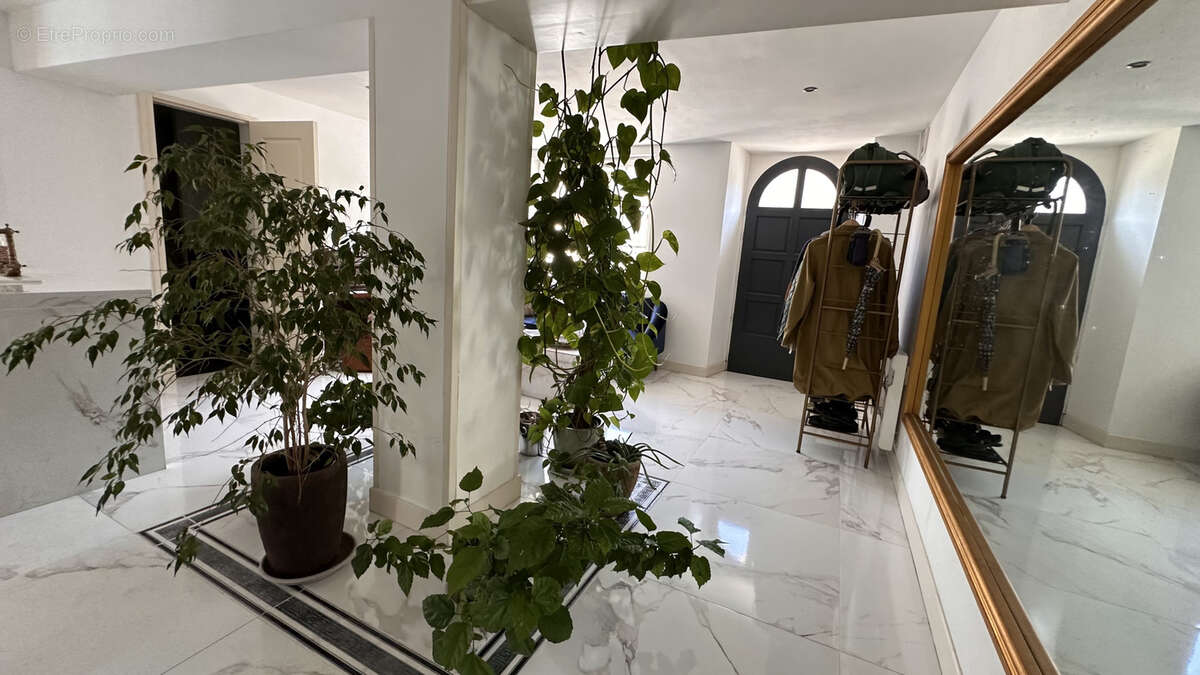 Maison à SAINT-JEAN-D'ANGELY