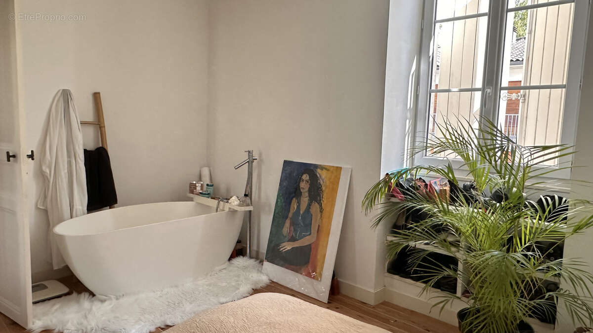 Maison à SAINT-JEAN-D'ANGELY