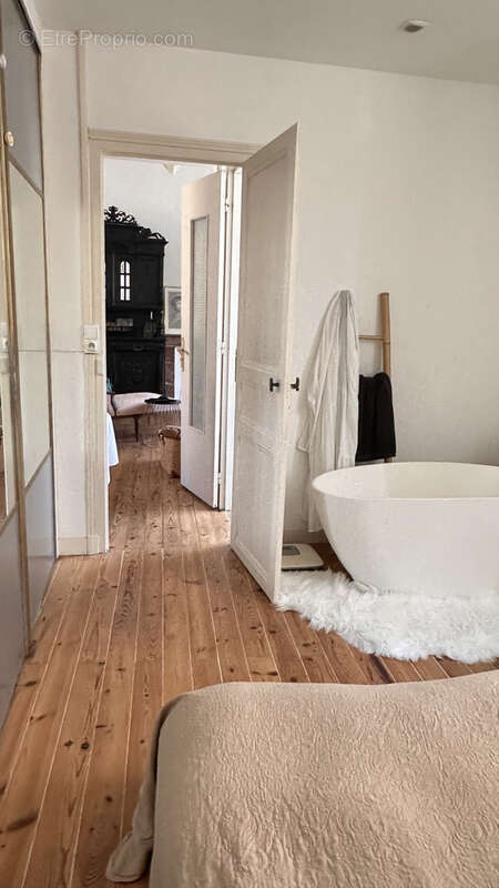 Maison à SAINT-JEAN-D'ANGELY