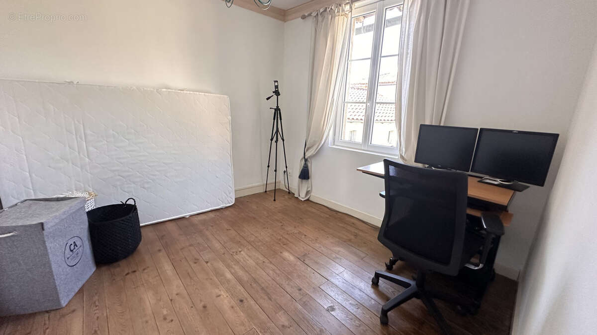 Maison à SAINT-JEAN-D'ANGELY