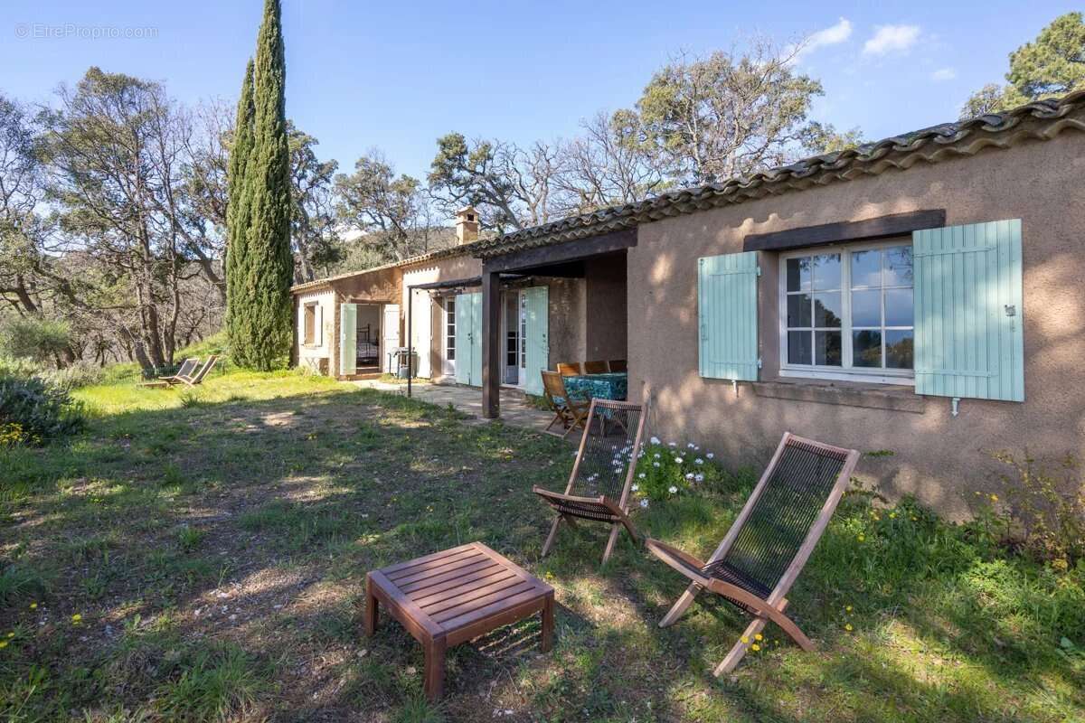 Maison à LA GARDE-FREINET