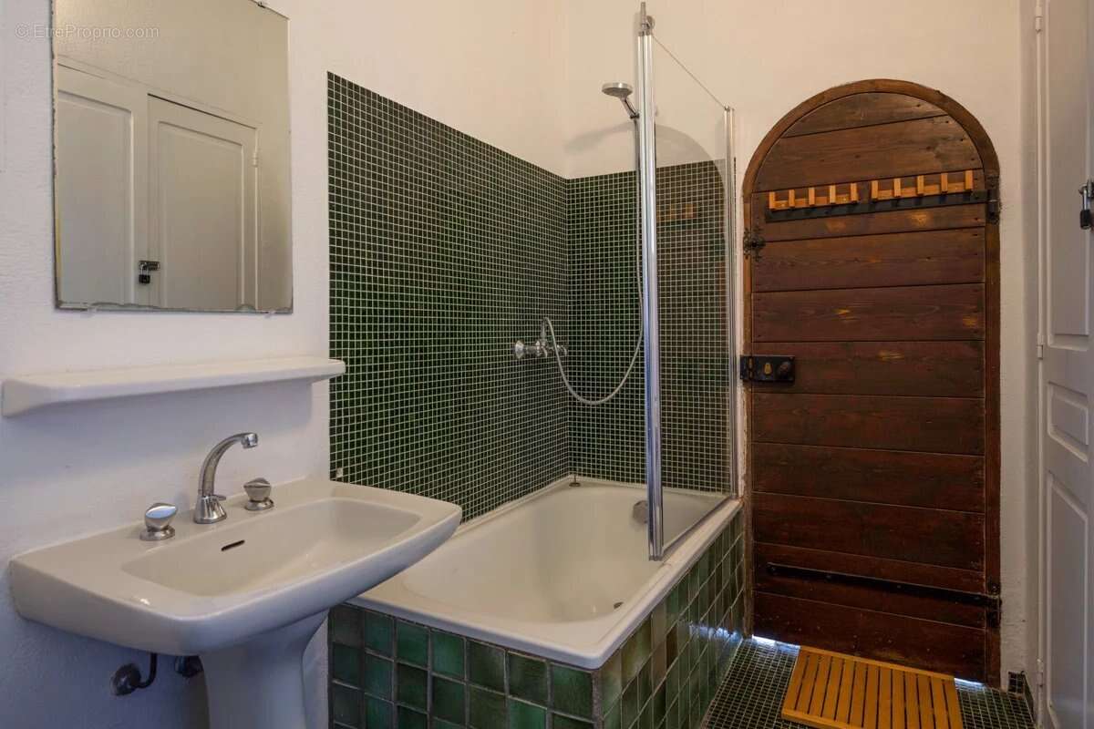 Maison à LA GARDE-FREINET