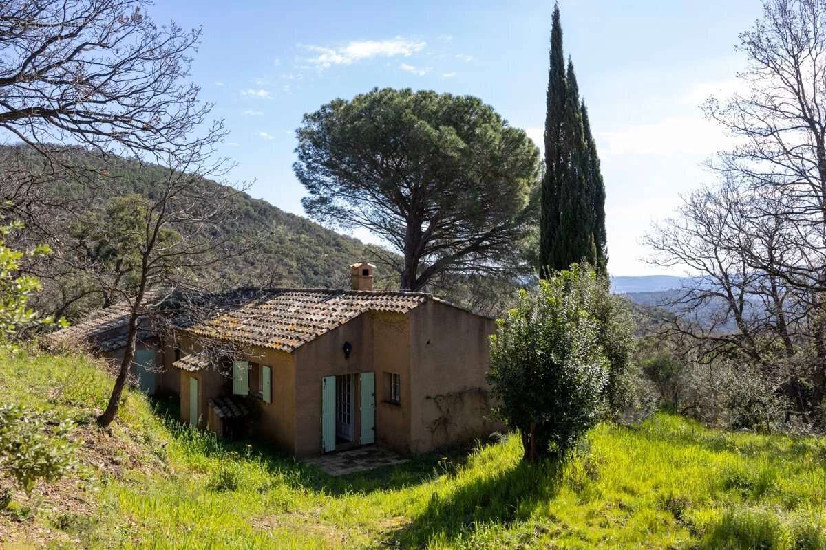 Maison à LA GARDE-FREINET