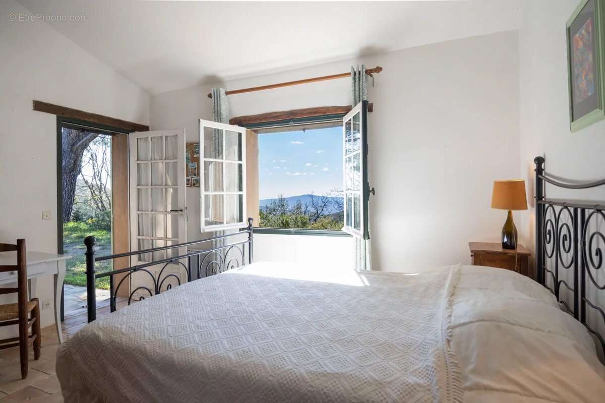 Maison à LA GARDE-FREINET