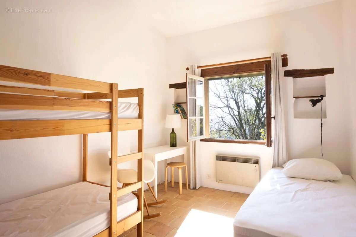 Maison à LA GARDE-FREINET