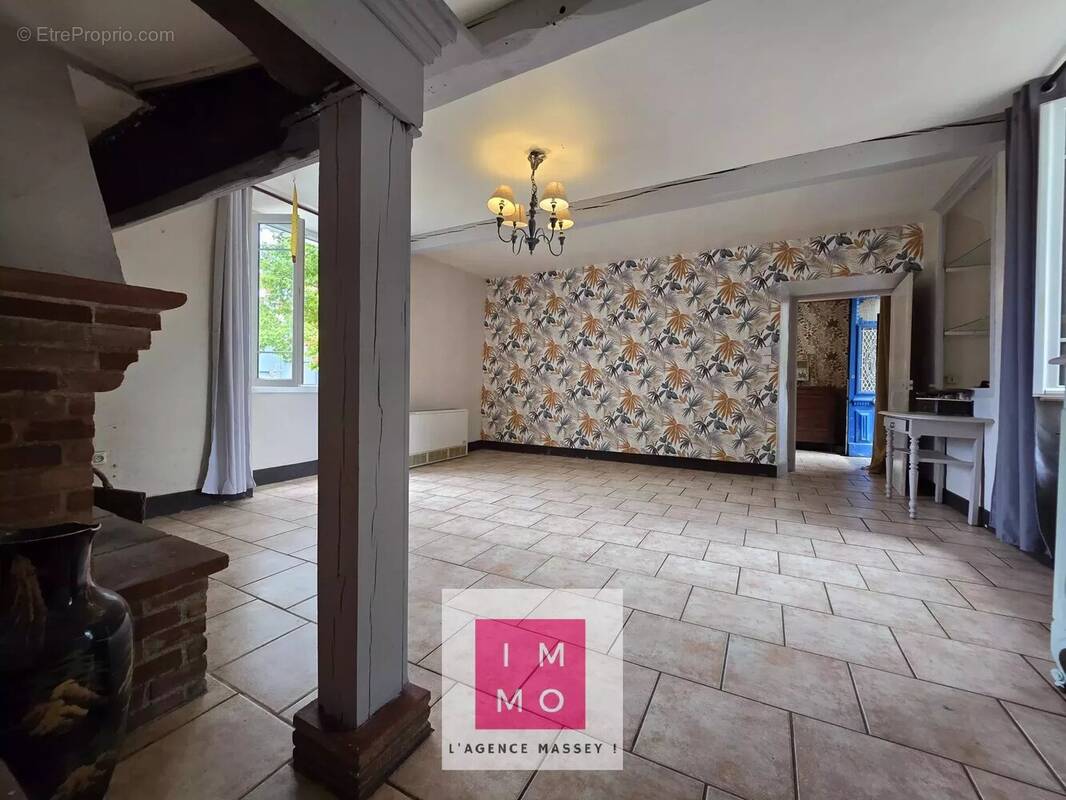 Maison à TRIE-SUR-BAISE