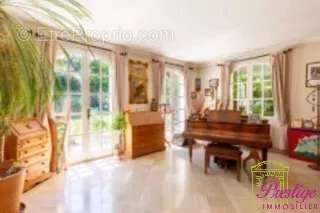 Maison à MAISONS-LAFFITTE