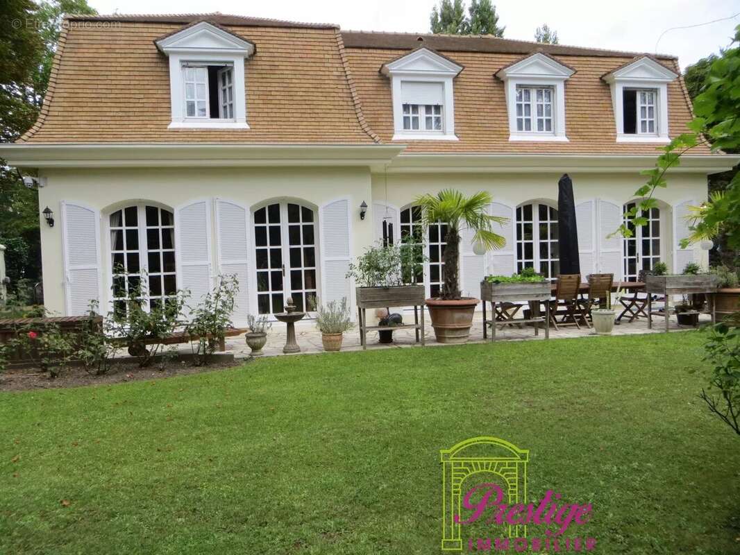 Maison à MAISONS-LAFFITTE