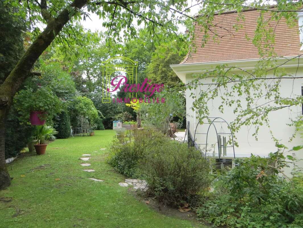 Maison à MAISONS-LAFFITTE