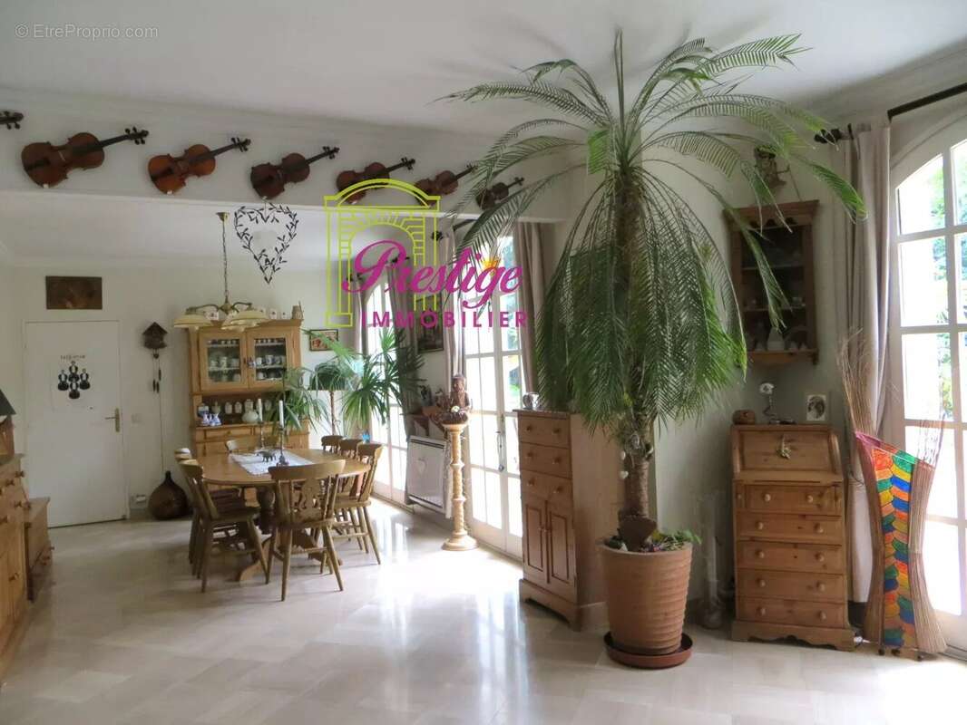 Maison à MAISONS-LAFFITTE