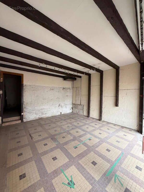 2 - Commerce à REMIREMONT