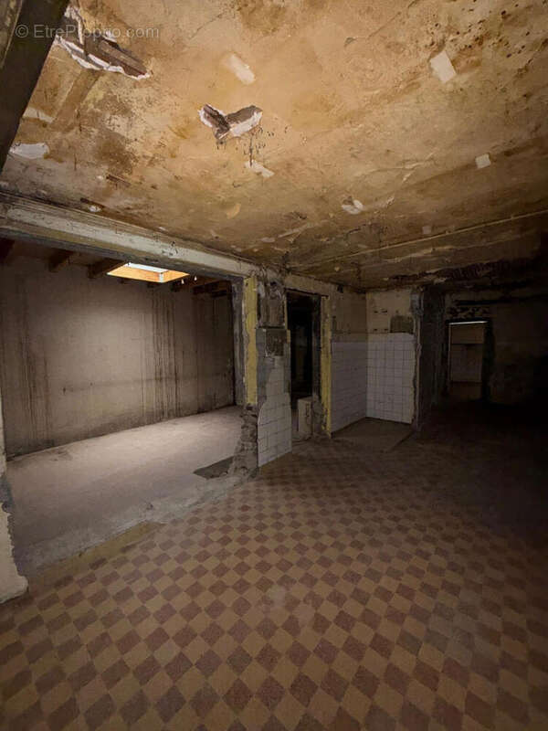 7 - Commerce à REMIREMONT