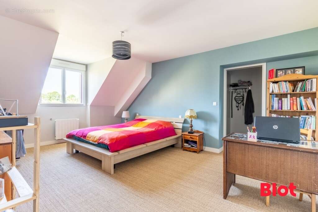 Maison à SAINT-PIERRE-LA-COUR