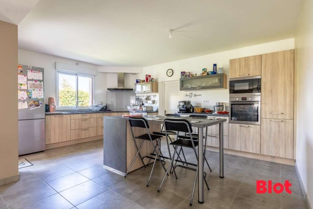 Maison à SAINT-PIERRE-LA-COUR