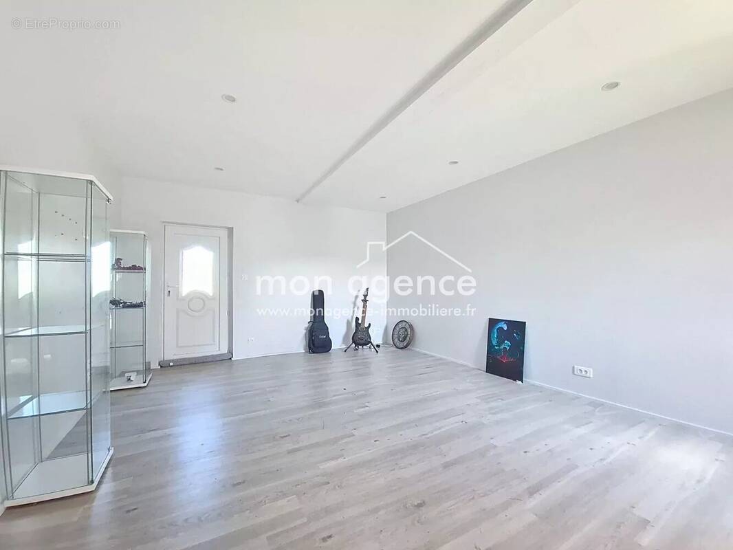 Maison à TOURVILLE-LA-RIVIERE