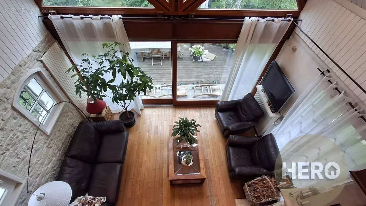 Maison à MAREIL-SUR-MAULDRE