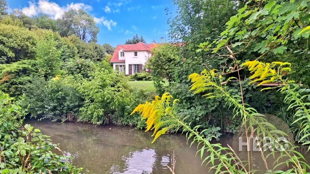 Maison à MAREIL-SUR-MAULDRE