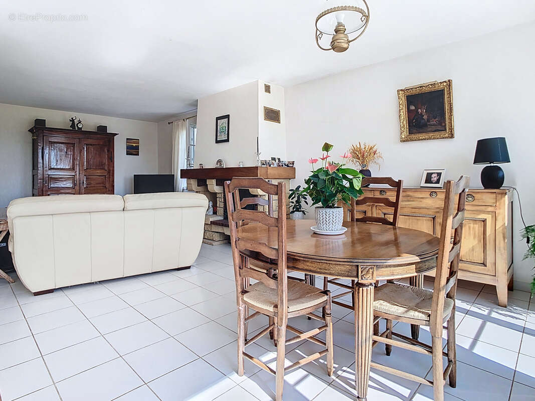 Maison à MOON-SUR-ELLE